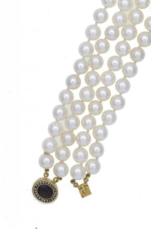 Appraisal: A CULTURED PEARL TWO-ROW NECKLACE with rows of forty four