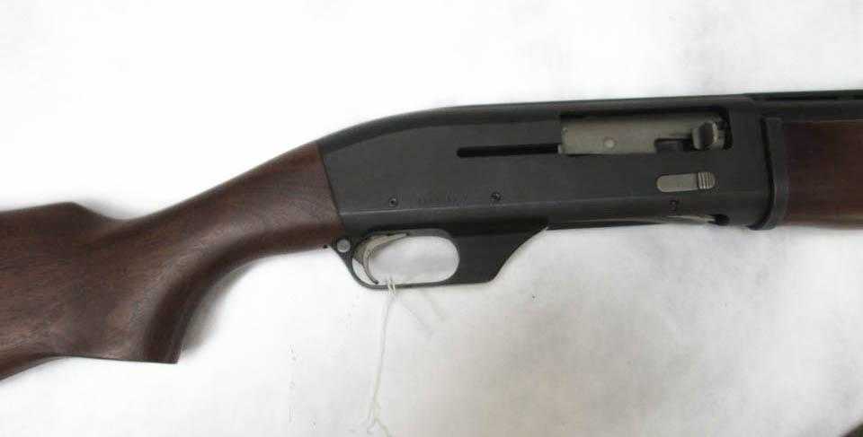 Appraisal: ITHACA MAG SEMI AUTOMATIC SHOTGUN gauge vent rib full choke