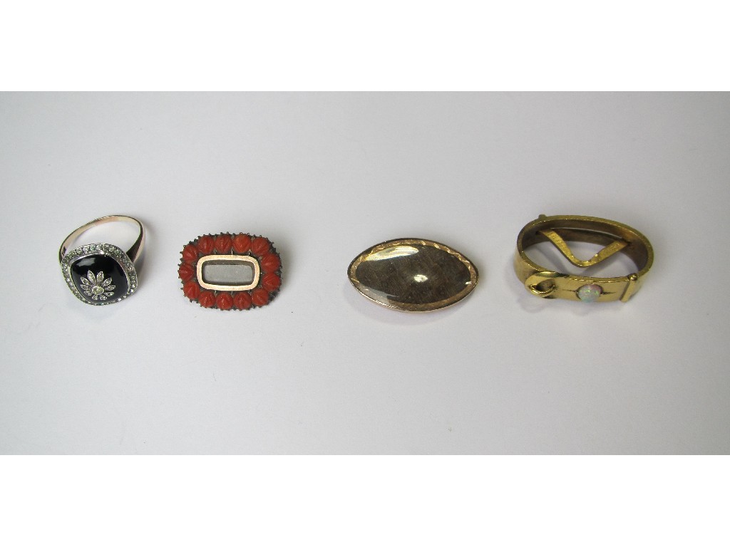 Appraisal: Lot comprising a Victorian ct gold onyx and paste set