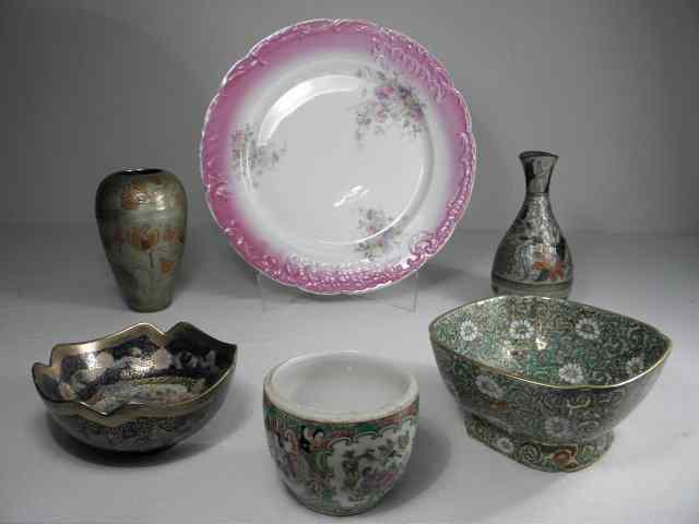 Appraisal: Lot of assorted decorative tablewares Includes a small '' tall