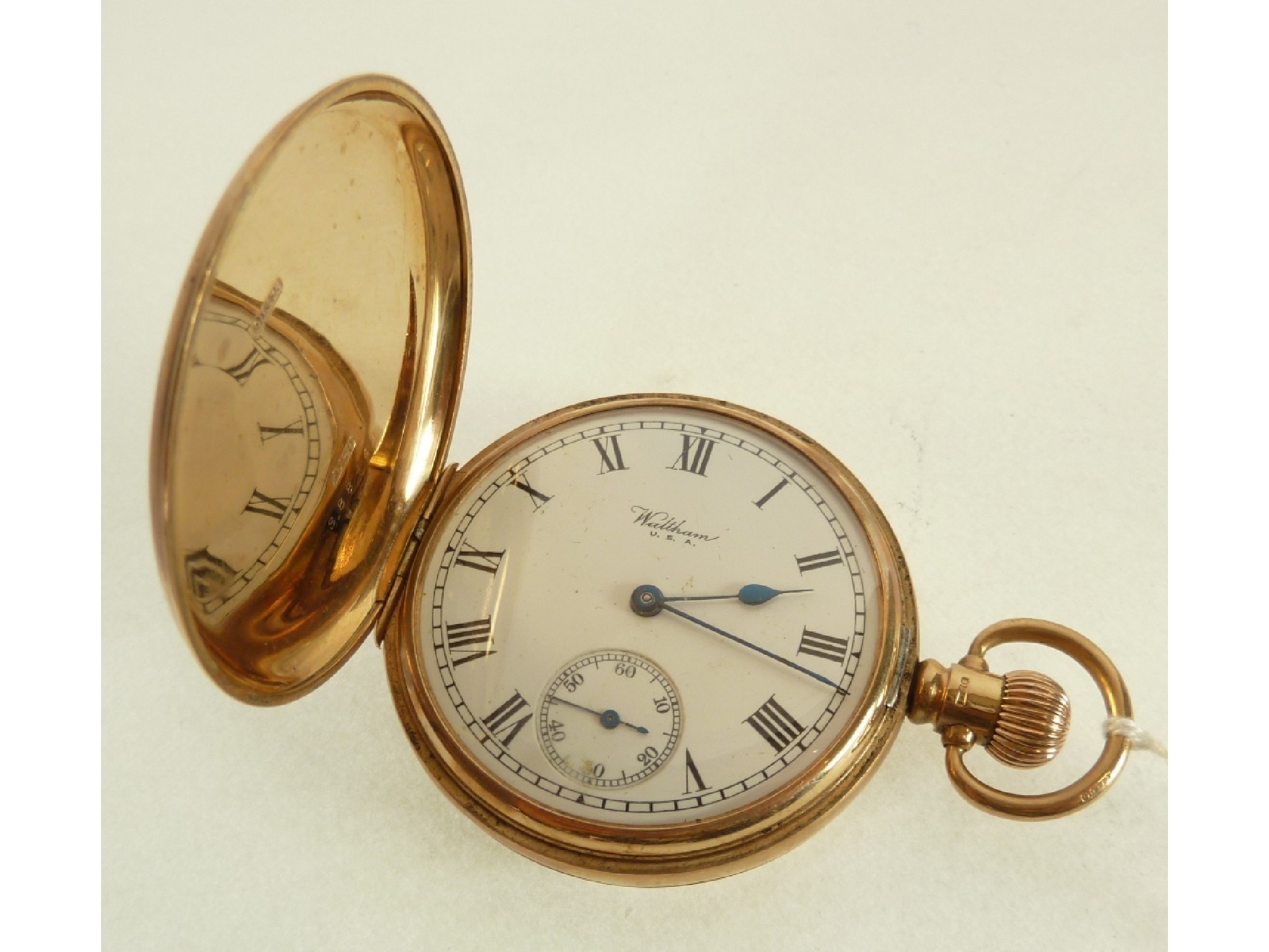 Appraisal: A WALTHAM USA CT GOLD CASED HUNTER POCKET WATCH keyless