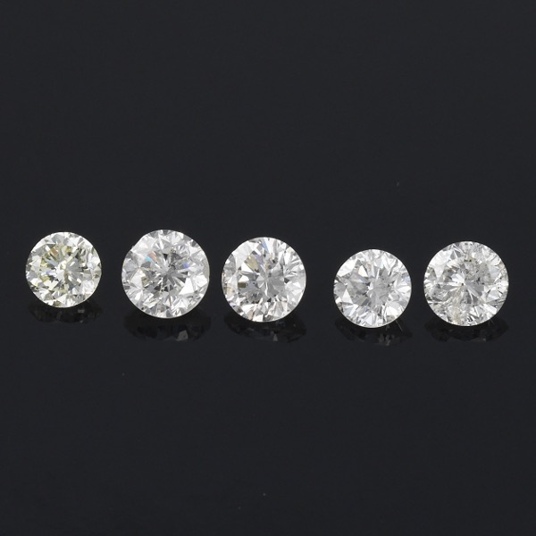 Appraisal: UNMOUNTED GROUP OF ROUND BRILLIANT CUT DIAMONDS Range in color