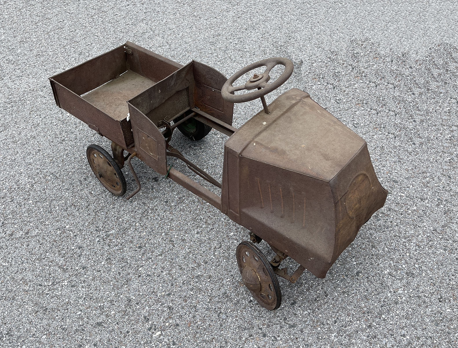 Appraisal: MACK TRUCK DUMP TRUCK PEDAL CAR Circa s red Mack