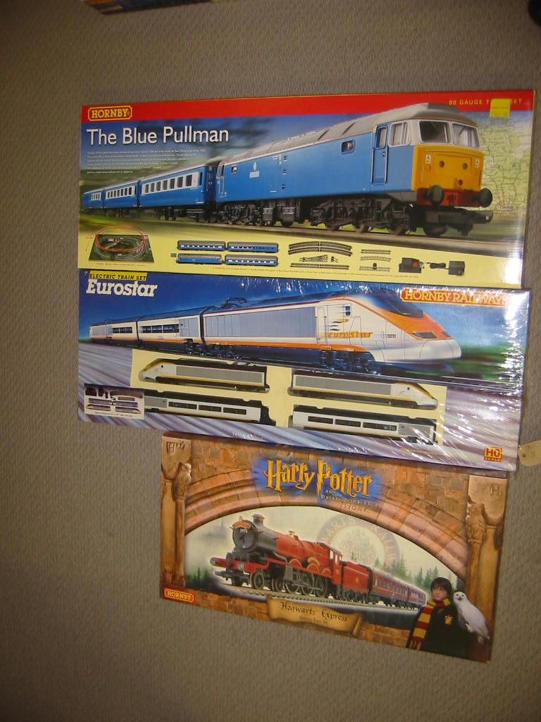 Appraisal: Three Hornby train sets Harry Potter's Hogwarts Express R The