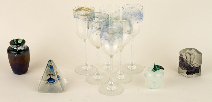 Appraisal: COLLECTION OF TEN PIECES OF ART GLASS A collection of