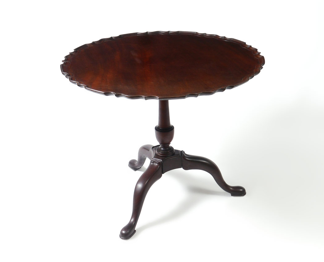 Appraisal: A FINE CARVED MAHOGANY PIECRUST TILT TOP TABLE Turn of