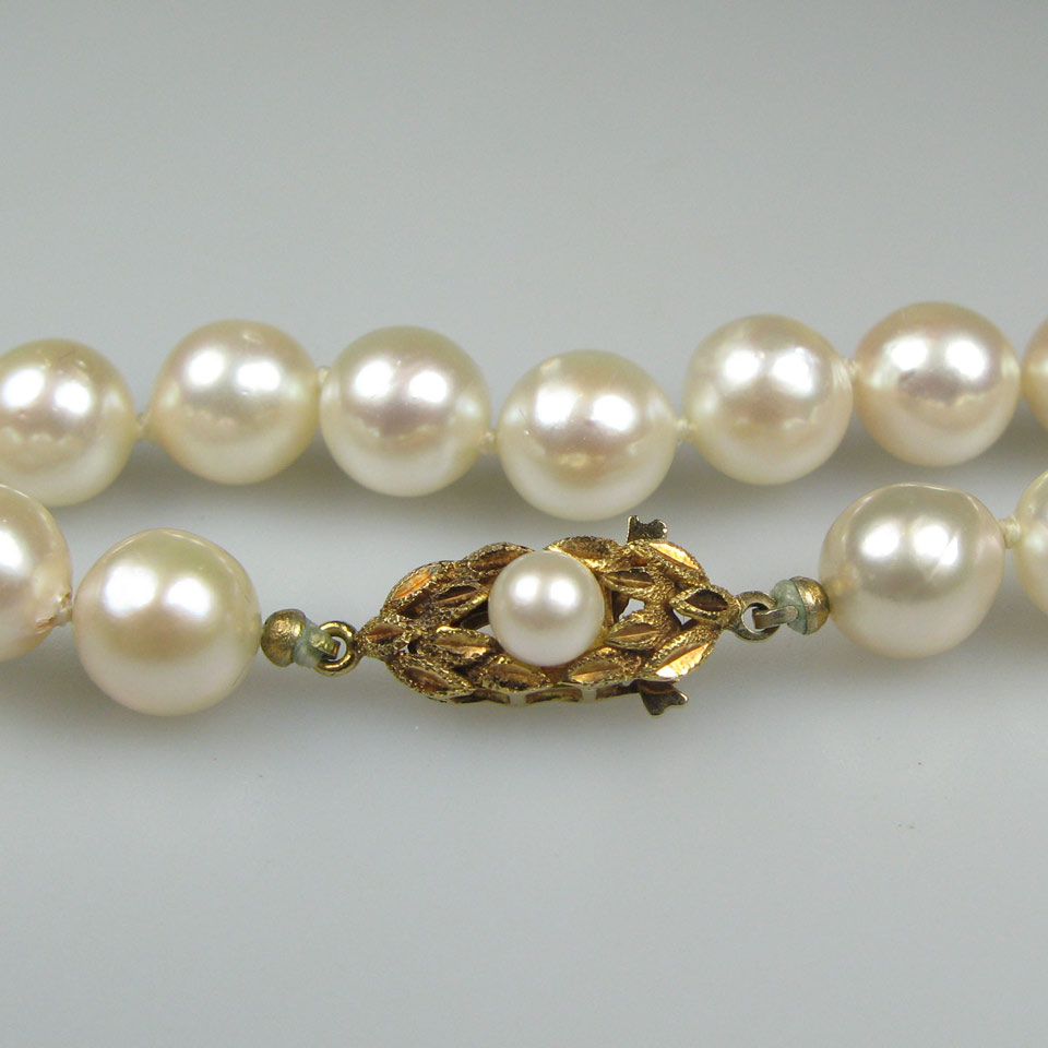 Appraisal: Single Strand of Cultured Baroque Pearls mm to mm with