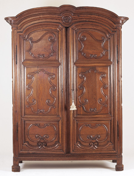 Appraisal: A LARGE AND IMPRESSIVE FRENCH OAK ARMOIRE Circa The dual