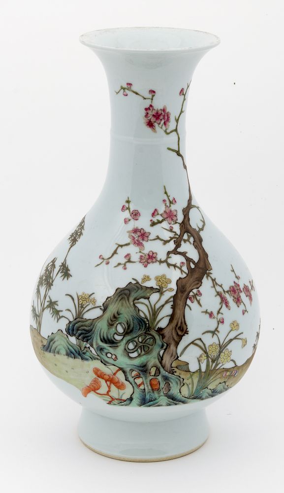 Appraisal: Chinese Qing Dynasty Famille Rose Vase Chinese Qing Dynasty Famille