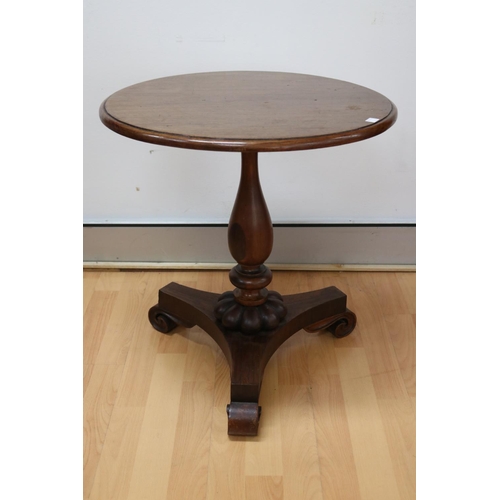 Appraisal: Antique walnut and rosewood circular pedestal table approx cm H