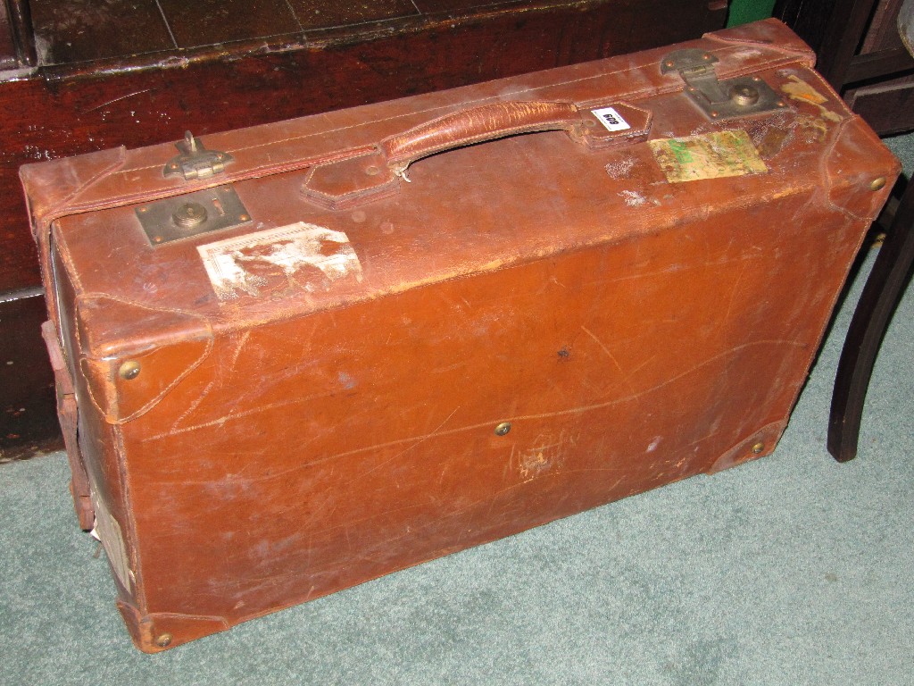 Appraisal: Leather suitcase