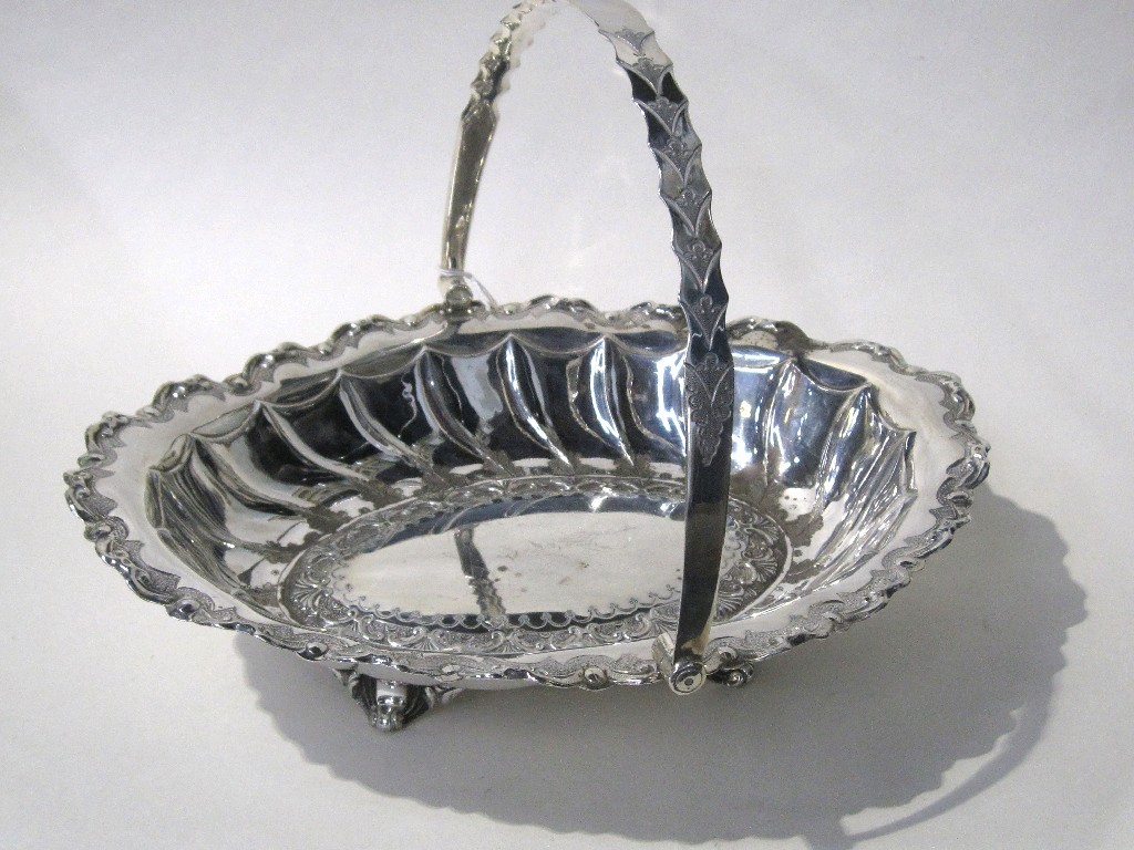 Appraisal: Victorian silver cake basket oz Sheffield