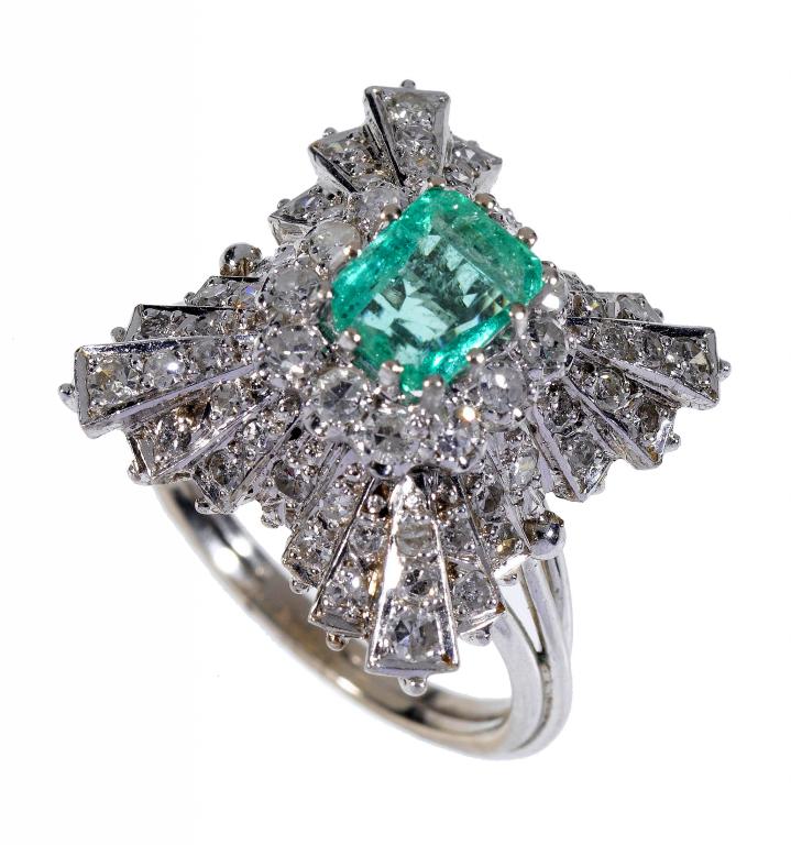 Appraisal: AN EMERALD AND DIAMOND CLUSTER RING of square shape with