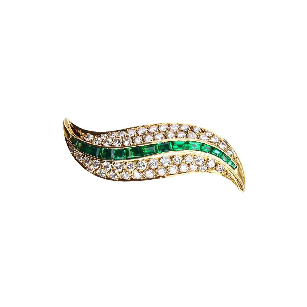 Appraisal: k Yellow Gold Leaf Brooch set with brilliant cut diamonds