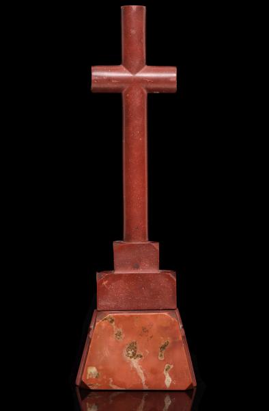 Appraisal: A FINE LARGE AND RARE CATLINITE CROSS ON PLINTHThe beautifully