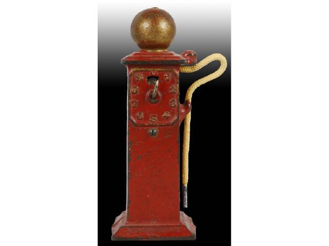 Appraisal: Cast Iron Gas Pump Still Bank Description Made in the