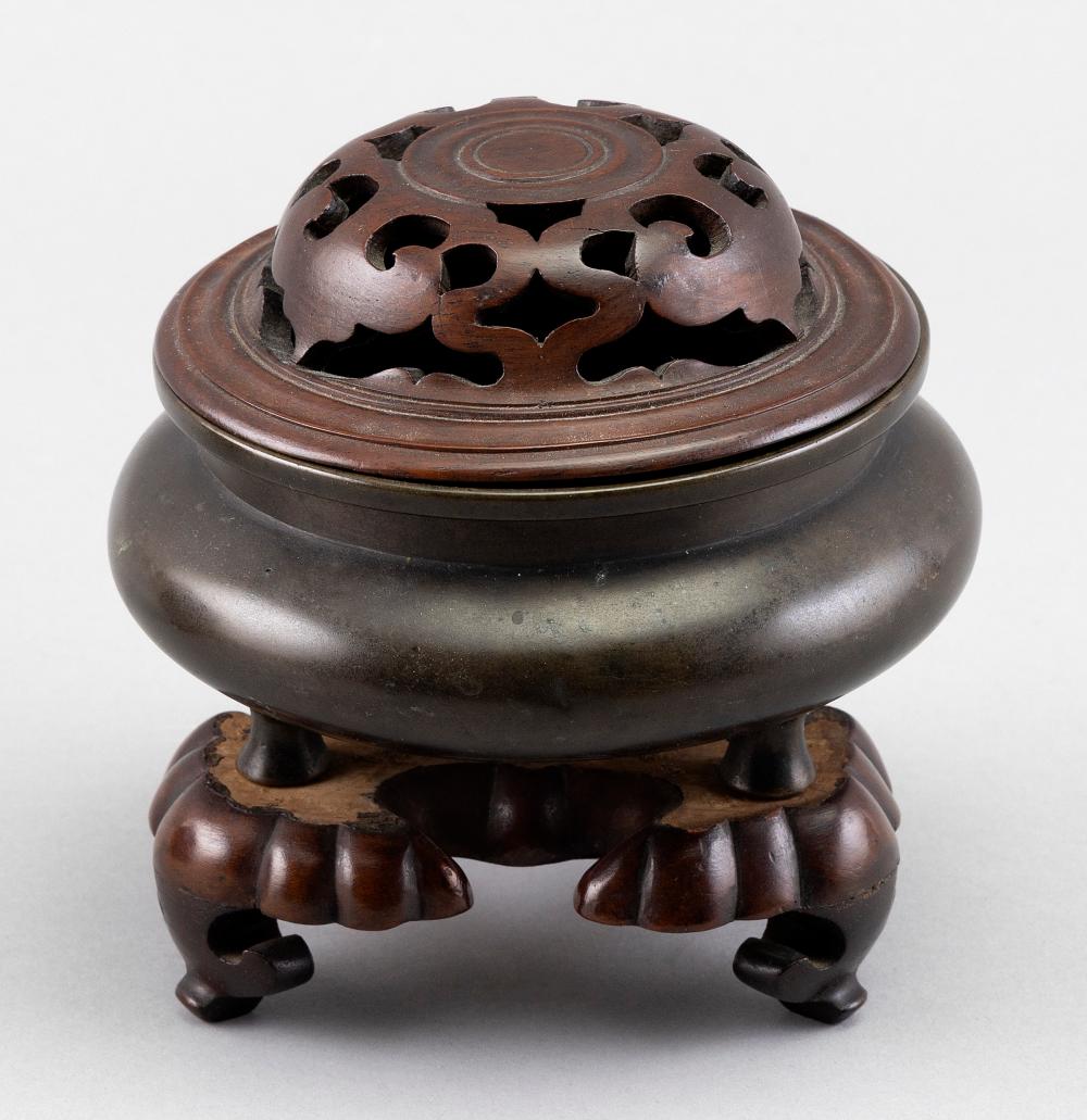 Appraisal: CHINESE BRONZE CENSER MING DYNASTY HEIGHT DIAMETER CHINESE BRONZE CENSER