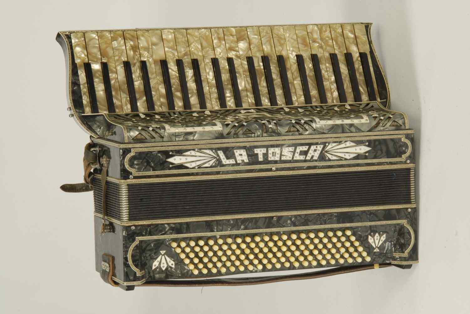 Appraisal: ITALIAN LA TOSCA'' MODEL BUTTON ACCORDIONSold by Fred Gretch Co