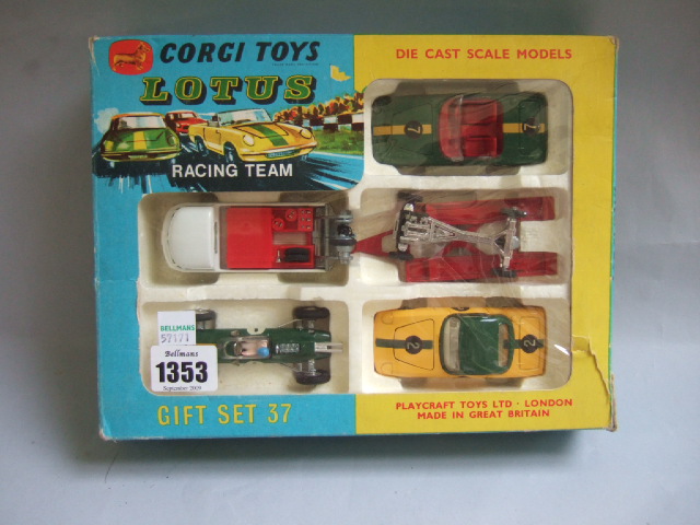 Appraisal: A Corgi gift set Lotus racing team boxed