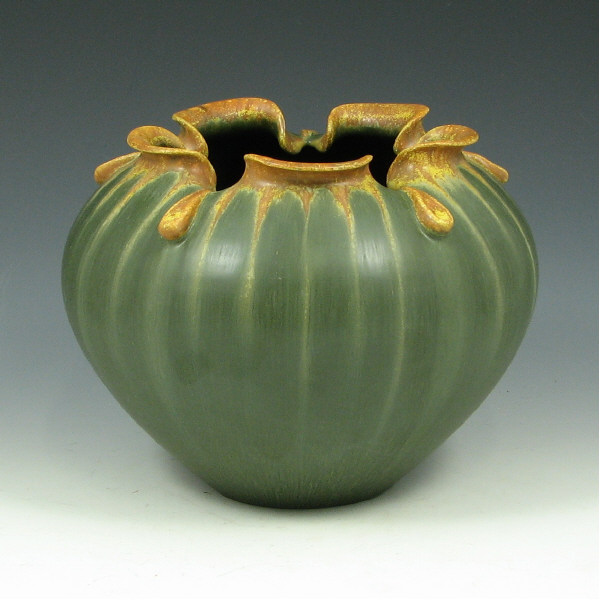 Appraisal: Ephraim Star Flower Vase - Mint Ephraim Star Flower vase