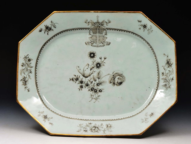 Appraisal: AN TH CENTURY CHINESE PORCELAIN PLATTER eight sided with famille