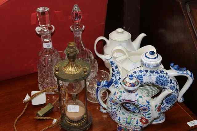 Appraisal: A QUANTITY OF MISCELLANEOUS CERAMICS AND GLASSWARE to include a