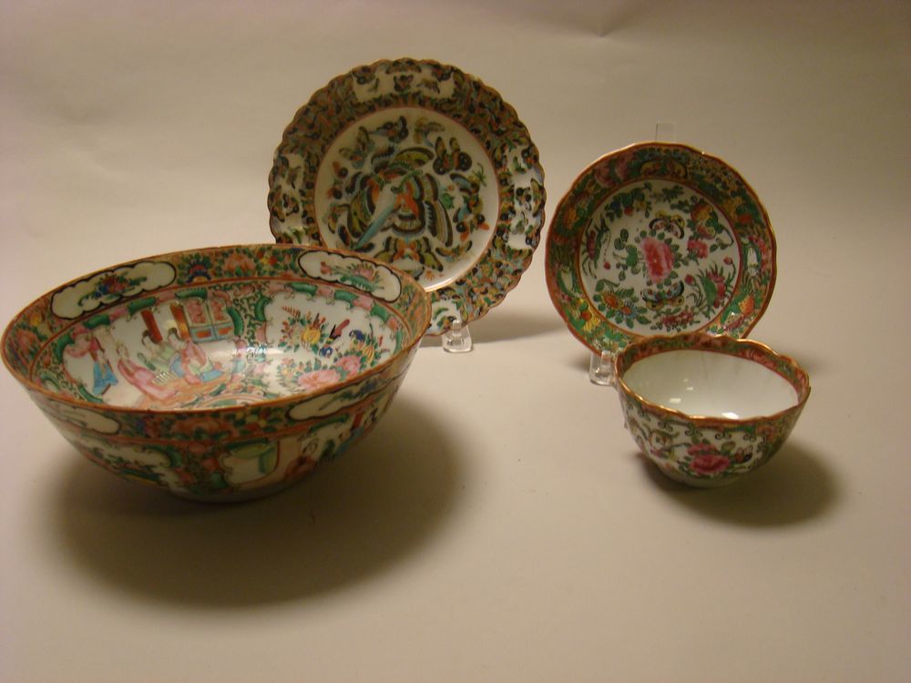 Appraisal: FOUR PIECES OF CHINESE EXPORT ROSE MEDALLION PORCELAIN Late th