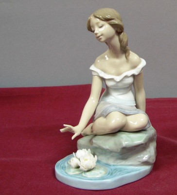 Appraisal: LLADRO - Reflections of Helena Lladro Privilege - G Limited