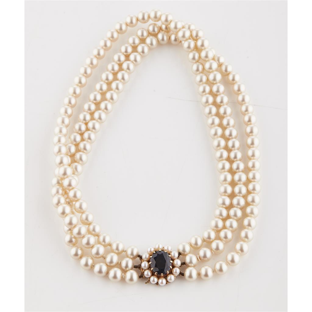 Appraisal: A cultured and imitation pearl choker composed of three stands