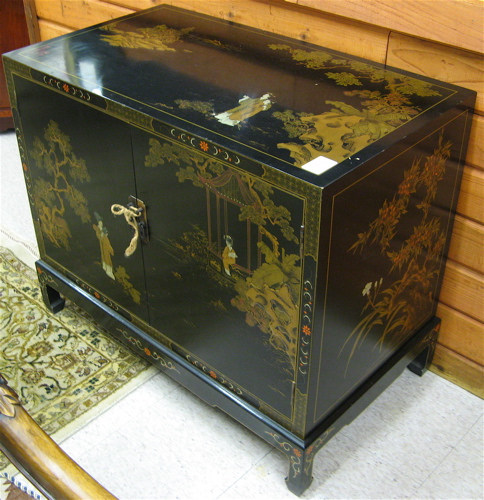 Appraisal: JAPANESE STYLE SIDE CABINET Chinese th century the exterior of