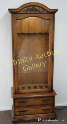 Appraisal: Vintage Oak Gun Lighted Gun Cabinet w Key This is