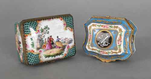 Appraisal: Continental enameled trinket box th c with courting scenes h