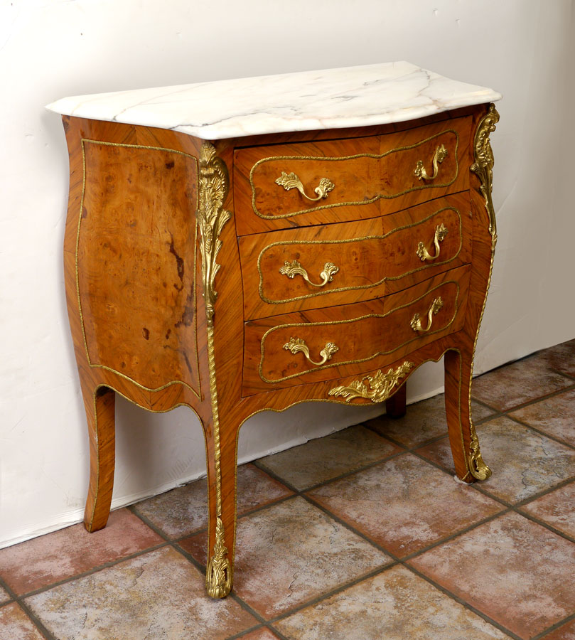 Appraisal: DRAWER MARBLE TOP COMMODE White marble top over bombe form