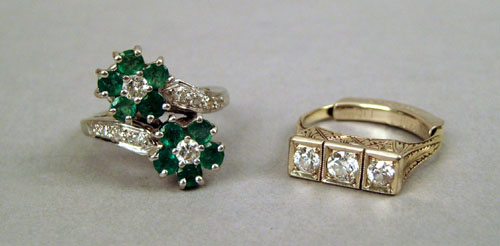 Appraisal: K white gold ring with emeralds mm each and diamonds