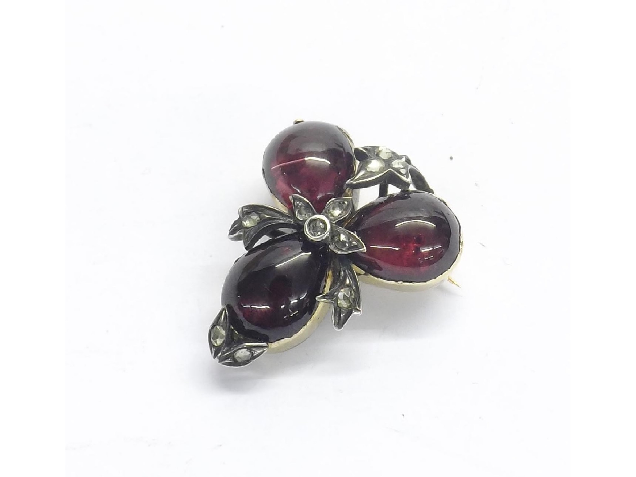 Appraisal: Antique gold mounted garnet and rose cut diamond clover type