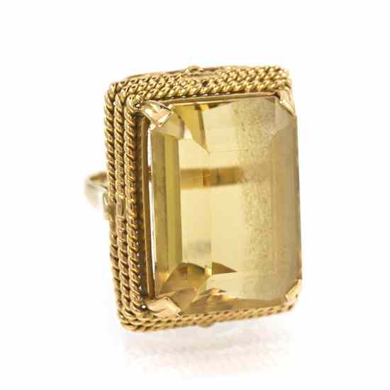 Appraisal: A Karat Yellow Gold and Citrine Ring containing one octagonal