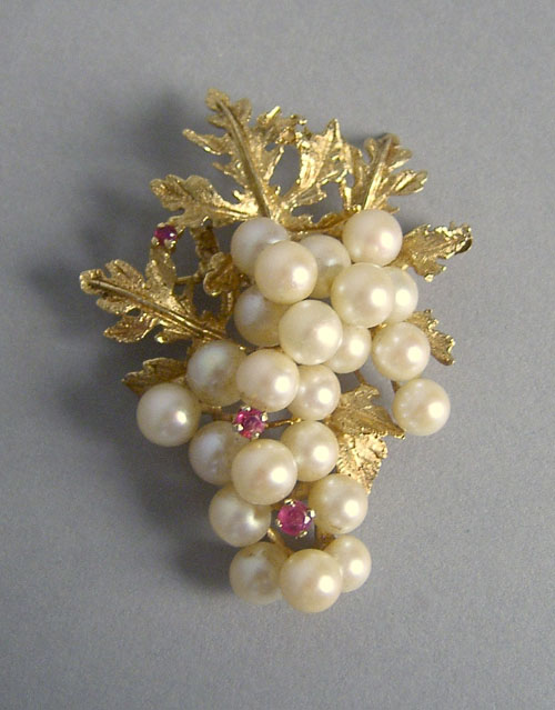 Appraisal: K yellow gold pearl and ruby brooch with pearls approx