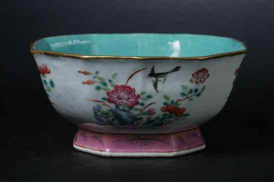 Appraisal: CHINESE FAMILLE ROSE LOTUS PORCELAIN BOWL Tongzhi iron red seal