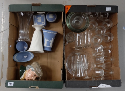 Appraisal: A mixed collection of items to include Wedgwood jasperware cream