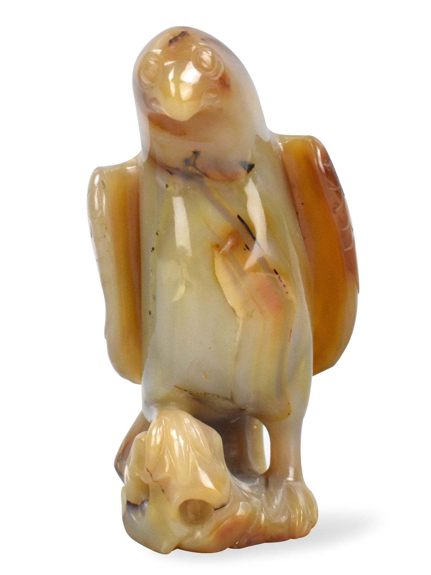 Appraisal: A Chinese agate carved eagle figure dating from the Qing