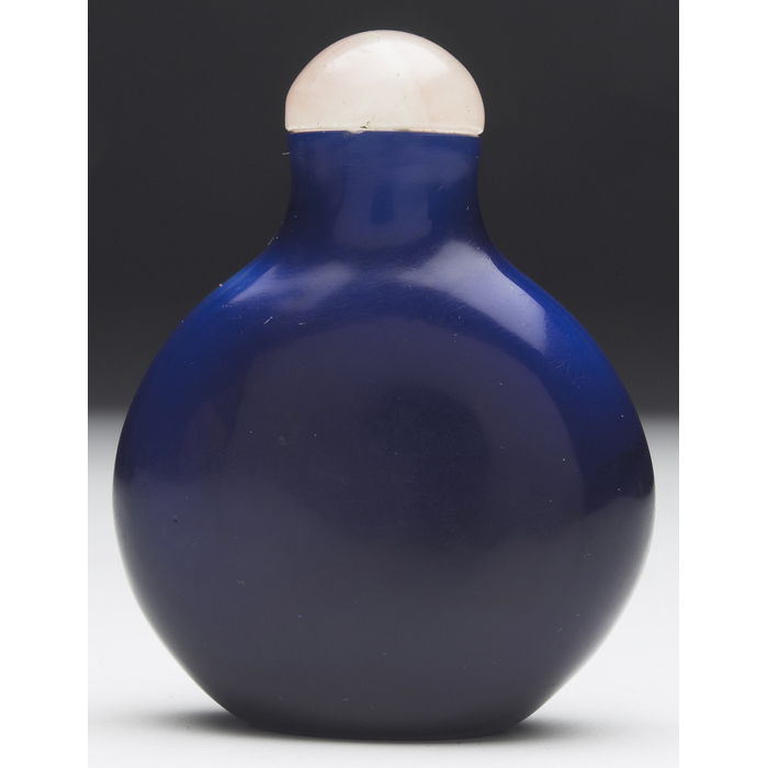 Appraisal: th century snuff bottle rounded form in blue and white