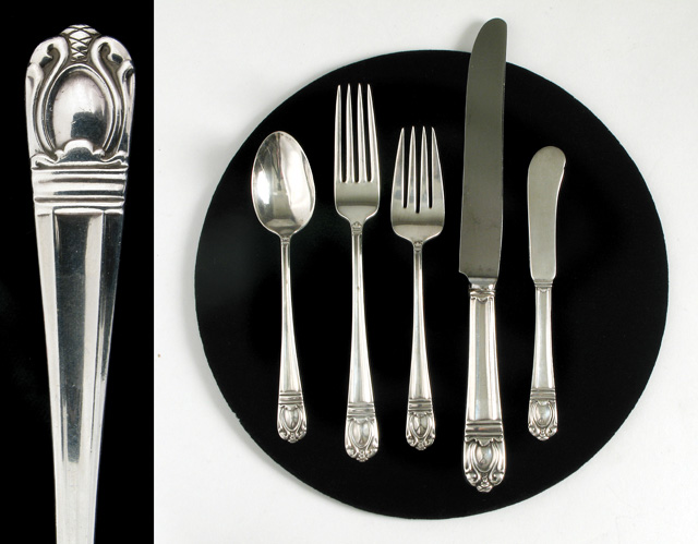 Appraisal: INTERNATIONAL STERLING SILVER FLATWARE SET pieces in the Sonja pattern