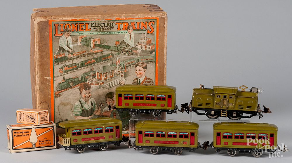 Appraisal: Lionel five-piece no train set Lionel five-piece no train set