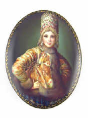 Appraisal: A Russian lacquer oval box the lid with portrait of