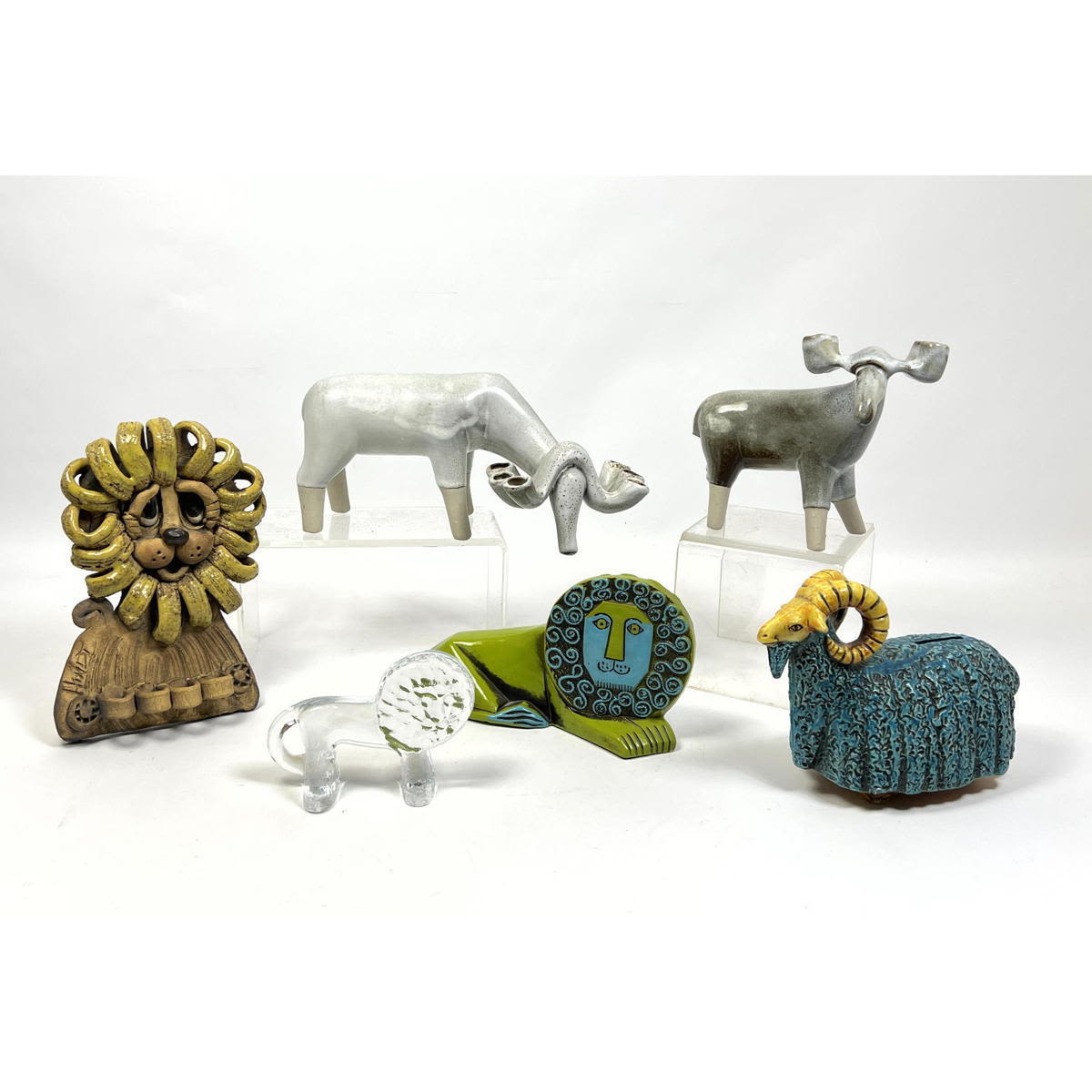 Appraisal: pc Pottery and Glass Modern Animal Figures Sculptures Glass lion