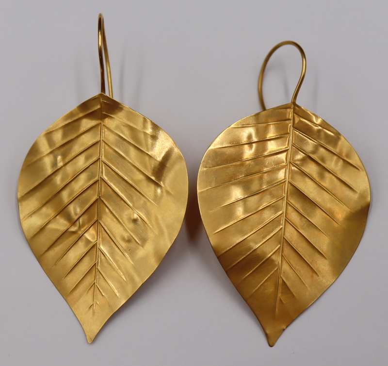 Appraisal: JEWELRY Pair of MMA kt Gold Leaf Form Earrings Pair