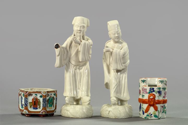 Appraisal: Group of Four Oriental Porcelain Items consisting of a pair