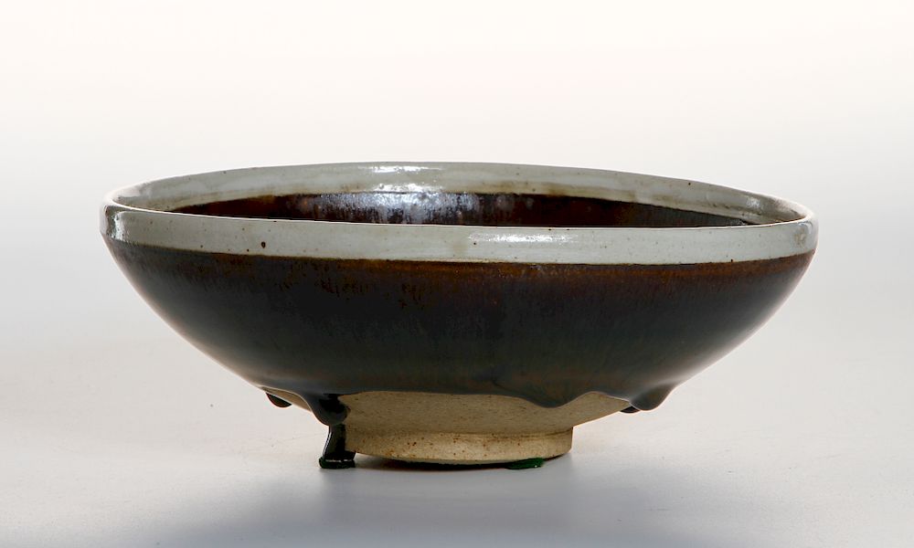 Appraisal: Cizhou Russet Splashed Brown White-Rimmed Bowl With deep rounded sides