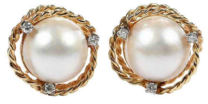 Appraisal: kt Diamond and Pearl Earclips each with three round brilliant