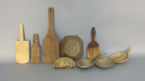 Appraisal: Group of woodenware th c to include scoops molds etc